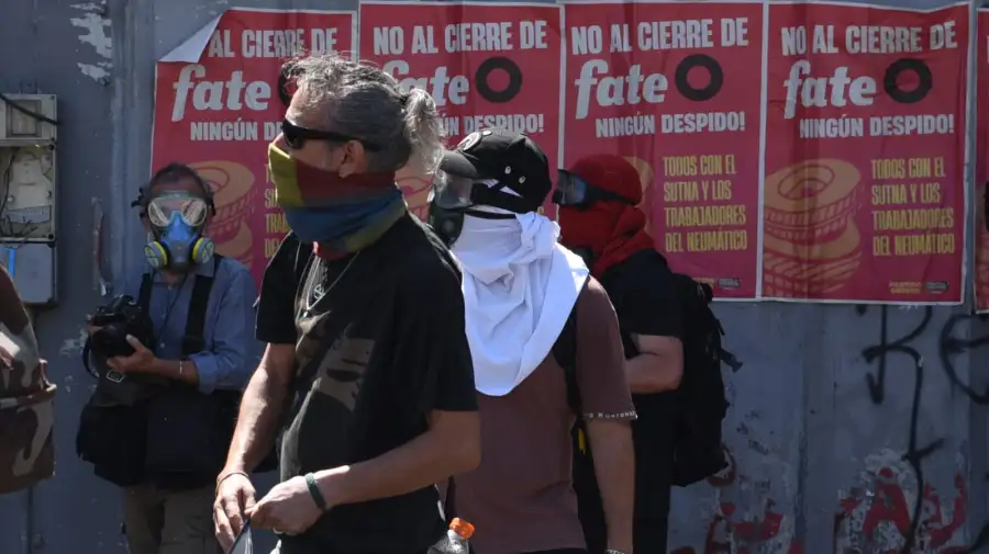 Incidentes frente al Congreso por la Reforma Laboral.