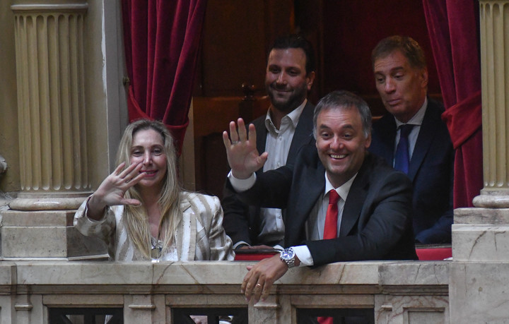 Karina Milei, Manuel Adorni y Diego Santilli celebraron la aprobación de la reforma laboral en Diputados. Foto: Federico López Claro.