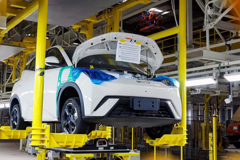 El Dolphin MINI es uno de los tres modelos que BYD arma en Brasil, s