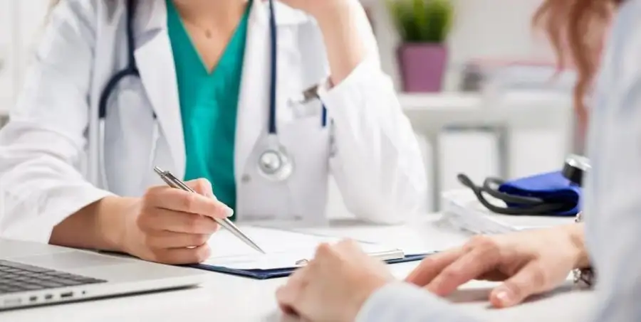 colegio médicos de abogados