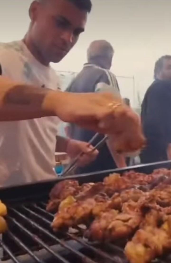 Lautaro Martínez disfrutando de un asado en Kansas. Foto: captura