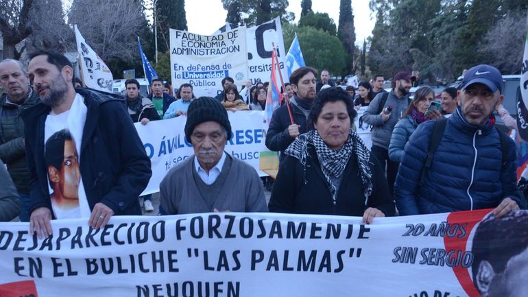 El abogado querellante Sergio Heredia anticipó que viajarán a Neuquén para sumar su apoyo a las acciones que está desplegando la fiscalía federal. El abogado querellante Sergio Heredia anticipó que viajarán a Neuquén para sumar su apoyo a las acciones que está desplegando la fiscalía federal.