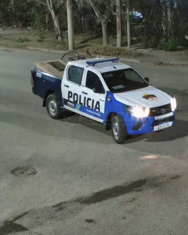 El personal de la Comisaría N°19 demoró a los dos sospechosos y secuestró el electrodoméstico. 
