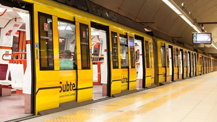 Los pasajeros del subte también deberán afrontar una suba del 4,1% desde septiembre. Los pasajeros del subte también deberán afrontar una suba del 4,1% desde septiembre.