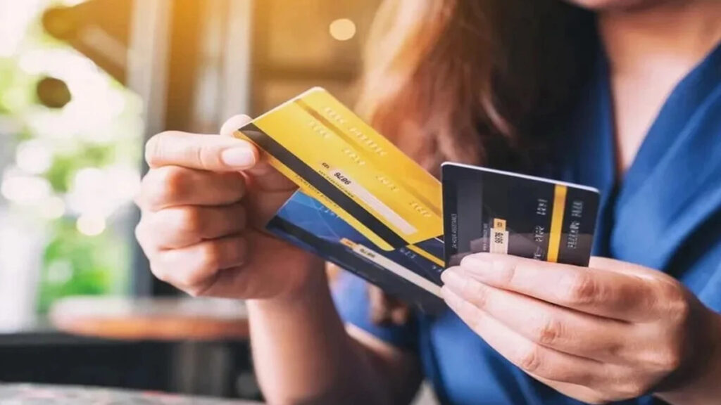 sueldo, deudas, familia, tarjeta de crédito, tarjetas de crédito