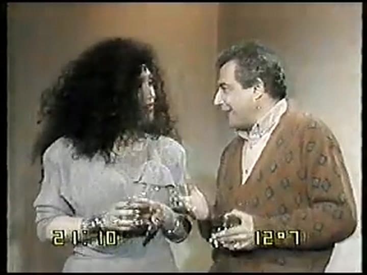 Moria Casán y Mario Castiglione a poco de haberse casado en un sketch