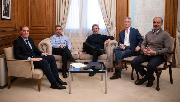 Nueva reunión el pasado jueves en Casa Rosada para intentar avanzar en una alianza LLA-PRO. Nueva reunión el pasado jueves en Casa Rosada para intentar avanzar en una alianza LLA-PRO.
