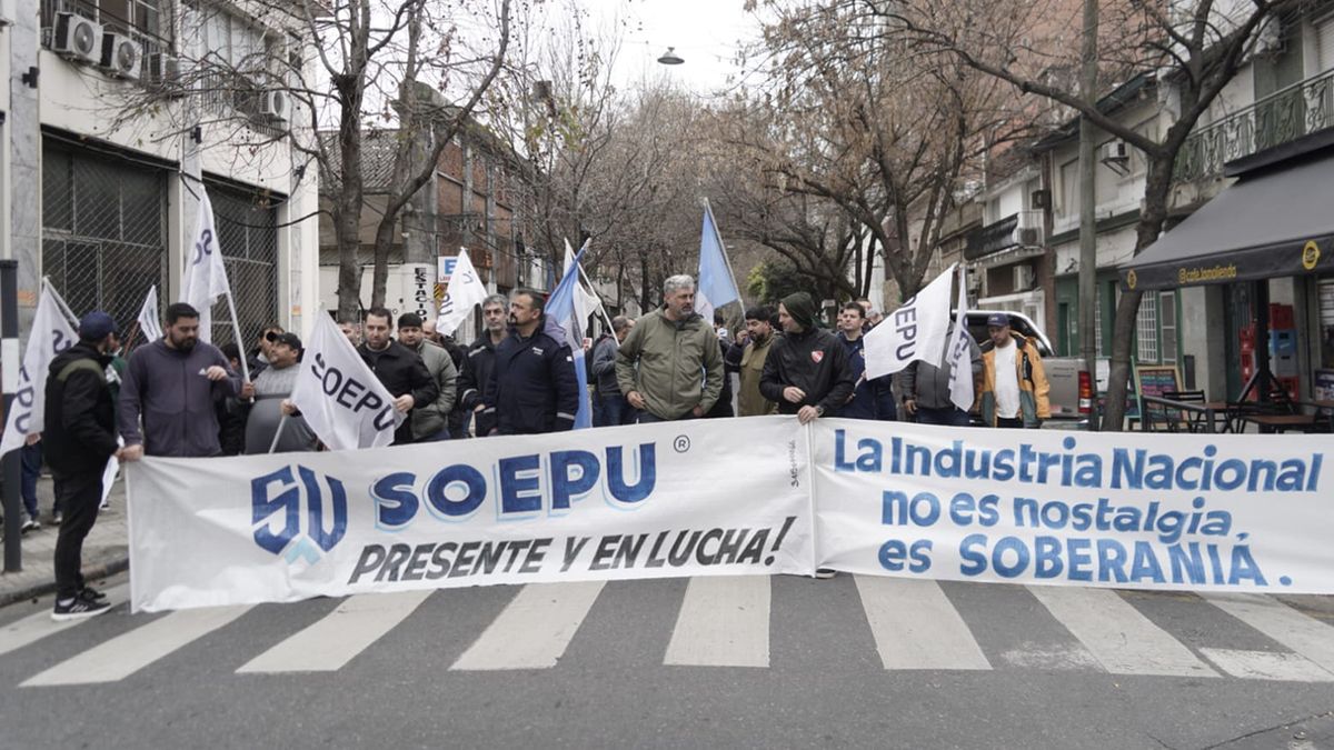Pampa Energía consumó el cierre de la única planta productora de caucho sintético del país: "Casi 100 compañeros tuvieron que agarrar el acuerdo"