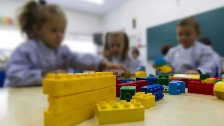 La Sala de 3 años actualmente es optativa, aunque cuenta con altos niveles de asistencia, motivo por el cual la legisladora radical Manuela Thourte impulsa un proyecto para declarar su obligatoriedad. La Sala de 3 años actualmente es optativa, aunque cuenta con altos niveles de asistencia, motivo por el cual la legisladora radical Manuela Thourte impulsa un proyecto para declarar su obligatoriedad.