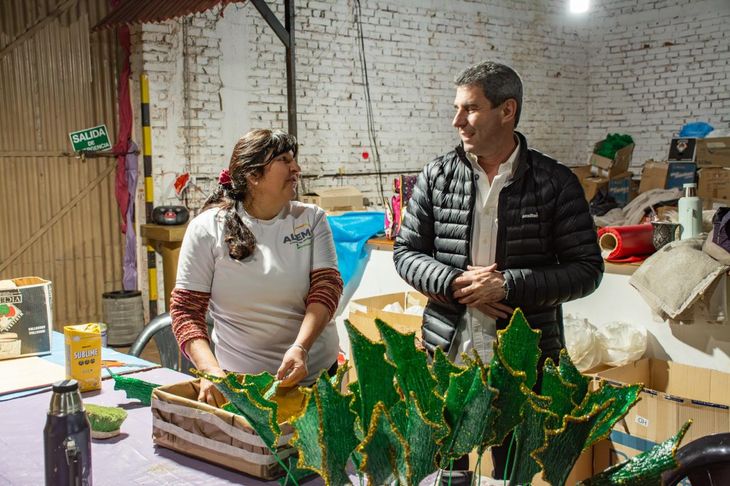 Sergio Uñac propone recrear el circuito de consumo, producción y trabajo. Sergio Uñac propone recrear el circuito de consumo, producción y trabajo.