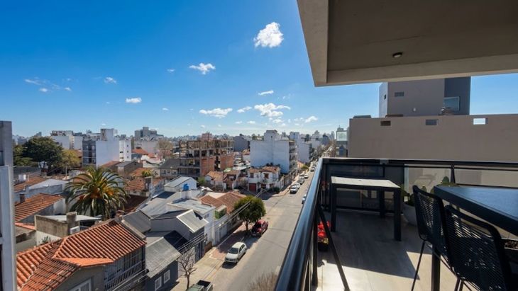 Avenida Corrientes al 3300 en el barrio Chauvín, otro de los puntos que progresó mucho y hay demanda para alquilar o comprar viviendas nuevas Avenida Corrientes al 3300 en el barrio Chauvín, otro de los puntos que progresó mucho y hay demanda para alquilar o comprar viviendas nuevas