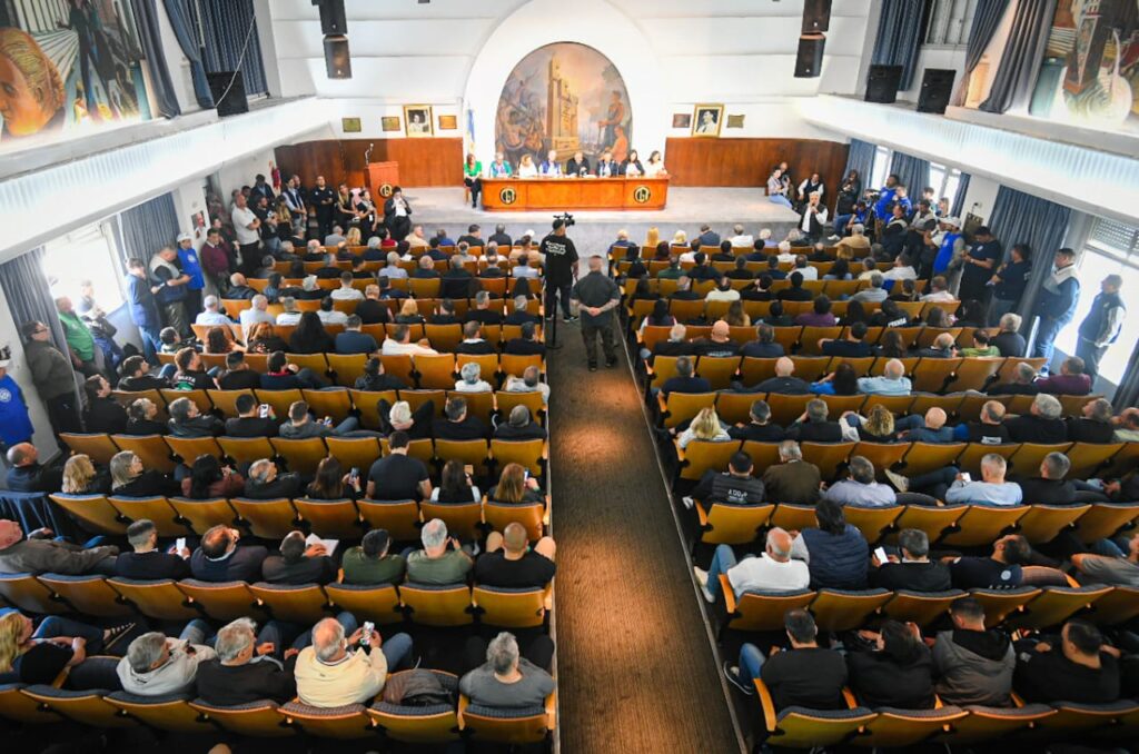 Con los últimos datos de pobreza y desempleo en la mano, la CGT reúne a una mesa ampliada para definir próximos pasos