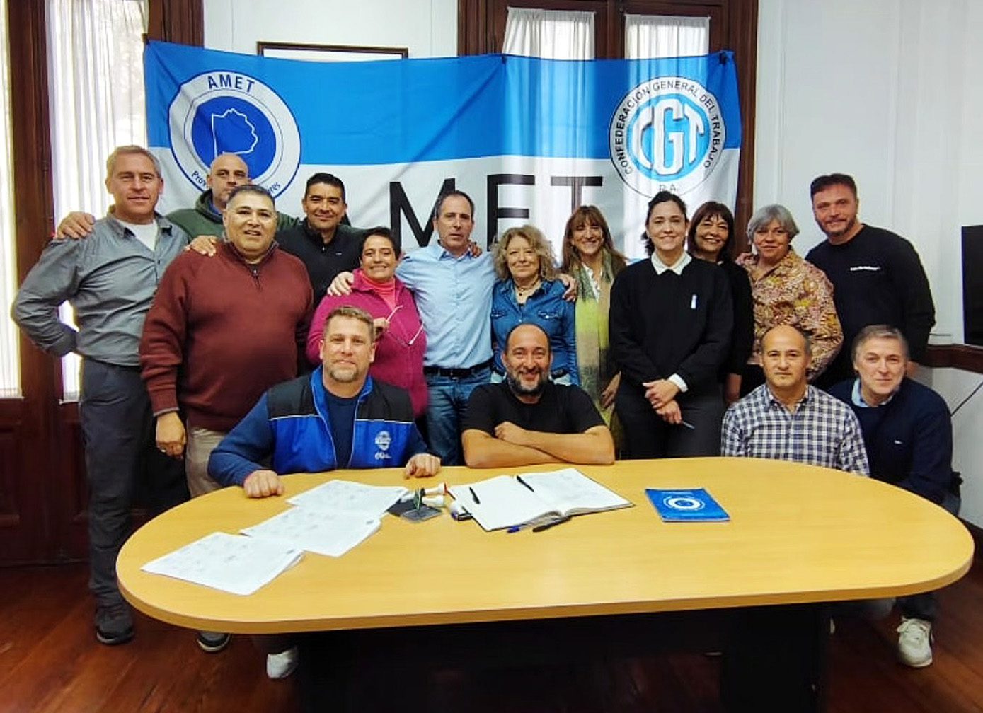 Docentes juntan firmas para que se restituya el financiamiento a la educación Técnica: "Este nivel de desfinanciamiento y agresión no se vio ni en los noventas"