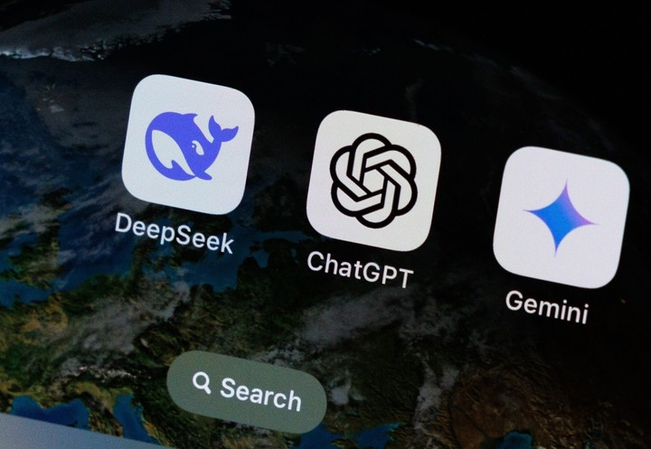 DeepSeek, OpenAI y Google son, junto a Anthropic, algunos de los principales jugadores del tablero global de la IA. Foto: Bloomberg