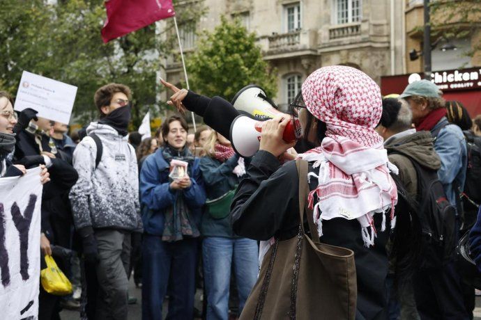 Las medidas de seguridad adoptadas buscan prevenir nuevos episodios de violencia tras las protestas del sábado pasado. Las medidas de seguridad adoptadas buscan prevenir nuevos episodios de violencia tras las protestas del sábado pasado.