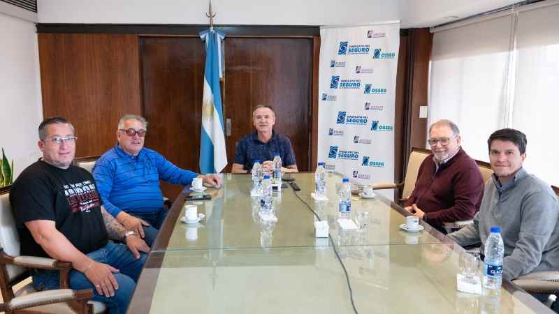 En medio de los cierres de empresas, el titular de la CGT Rosario apuntó contra Milei: "Desconoce por completo la realidad de los trabajadores argentinos"