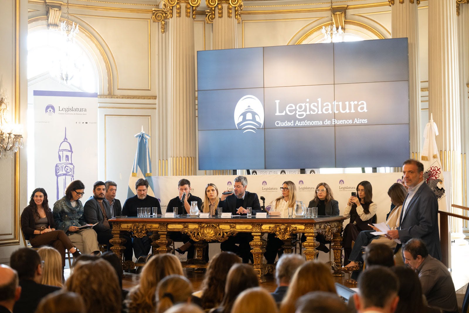 En silencio y con un sorpresivo aval del peronismo, Jorge Macri avanza en el armado de su justicia laboral porteña
