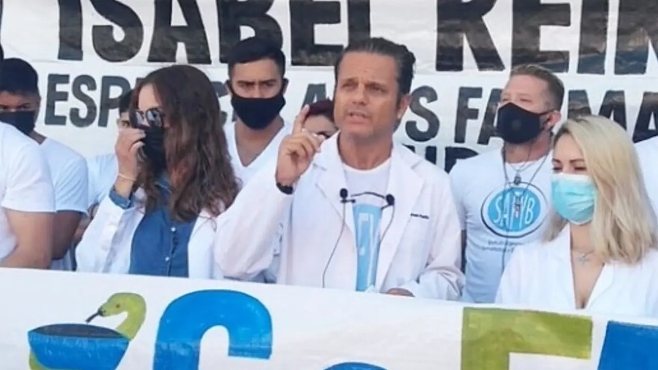Farmacéuticos y bioquímicos contra cámara empresarial por no acatar fallo judicial