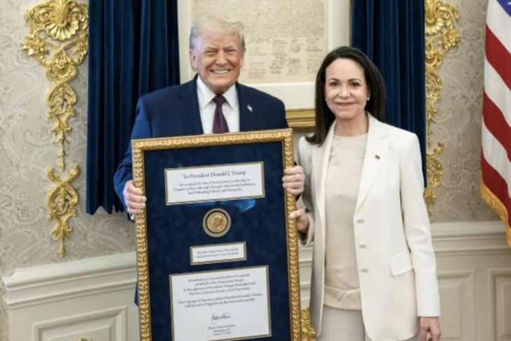 En enero de este año, en un acto sin precedentes para un premiado y en lo que pareció una actitud de la mayor obsecuencia, Corina Machado le reglo su medalla con el Premio Nobel a Donald Trump. Es muy poco lo que consiguió desde entonces.
