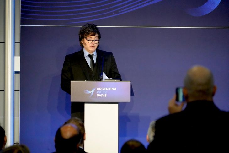 Pese a las perspectivas de mediano plazo, la revista financiera detalló cómo la cautela reciente y el riesgo político se trasladó a los inversores de Wall Street. Pese a las perspectivas de mediano plazo, la revista financiera detalló cómo la cautela reciente y el riesgo político se trasladó a los inversores de Wall Street.